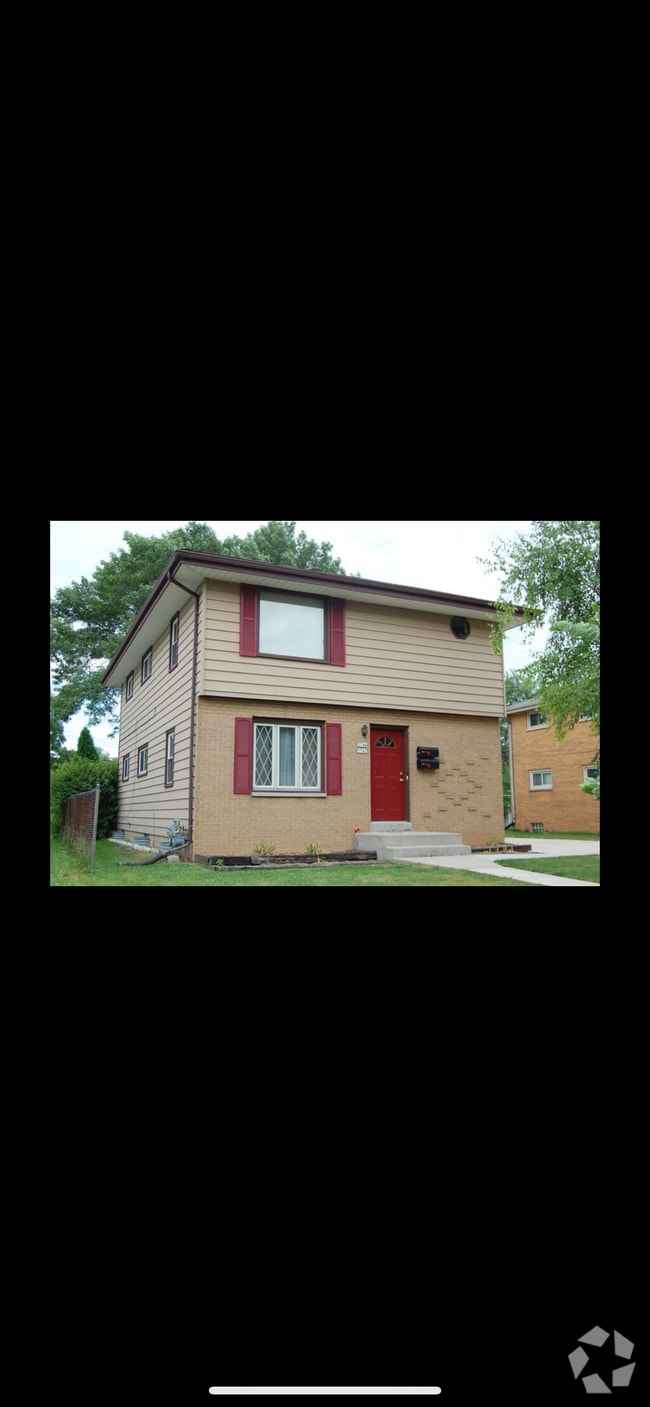 Building Photo - 3744 S 87th St