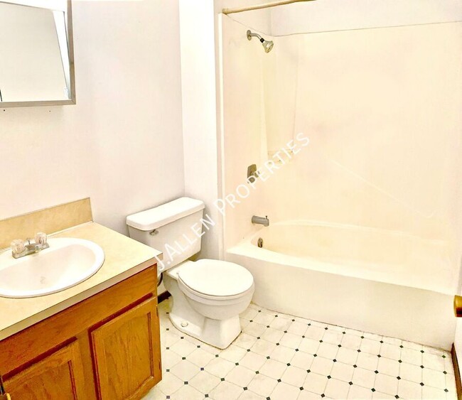 Primary Photo - Rarely Available 1 bed, 1 bath