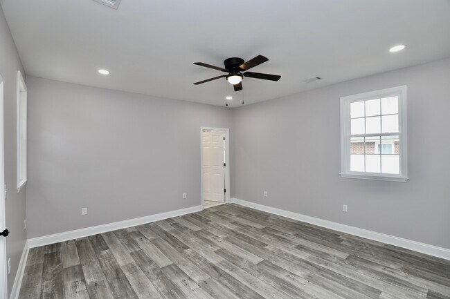 Building Photo - 11 Kendrick St