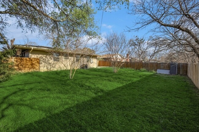 Building Photo - 4313 Bonnie Dr