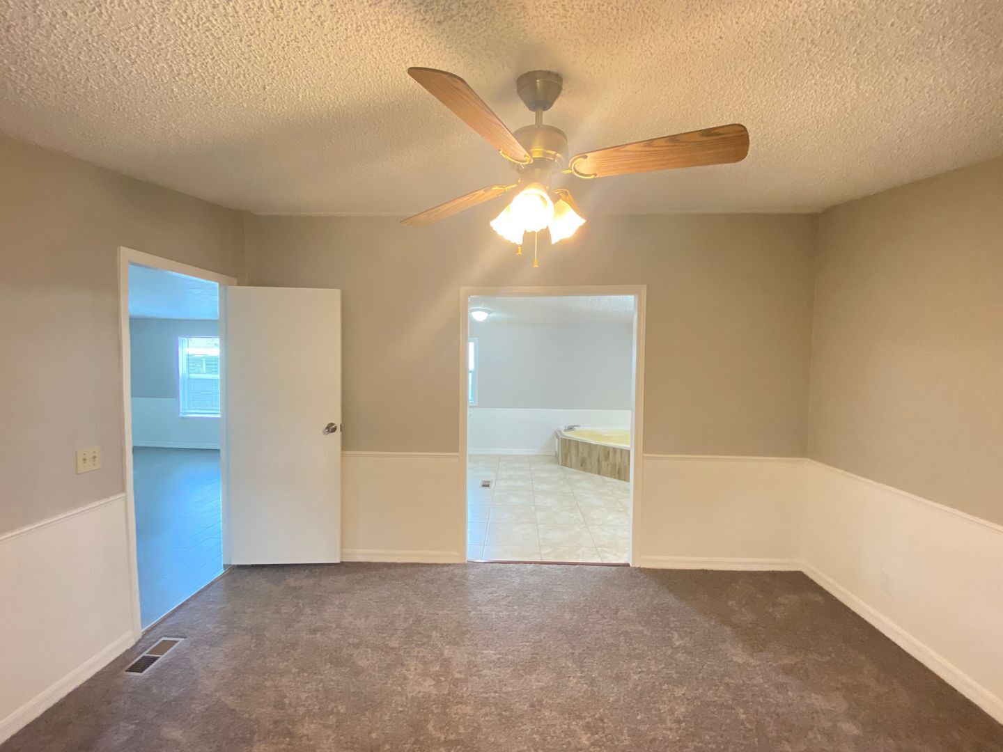 Building Photo - Charming 3-Bedroom, 2-Bath Home with Fence...