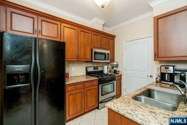 Building Photo - 14 Hemlock Lane