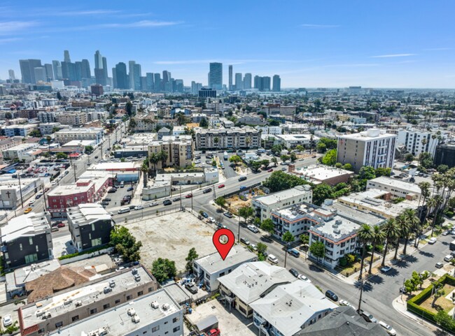 Building Photo - 2627 San Marino St