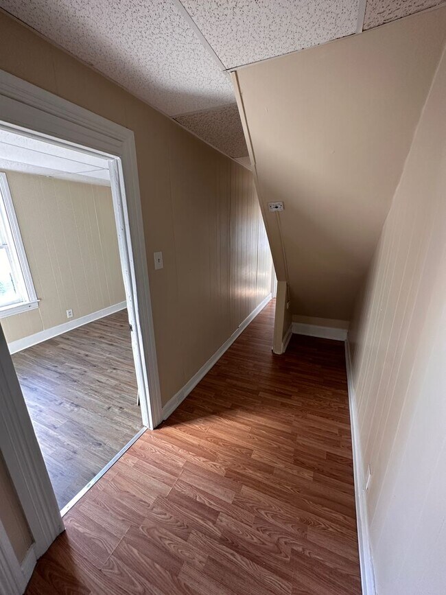 Building Photo - 121 N State St