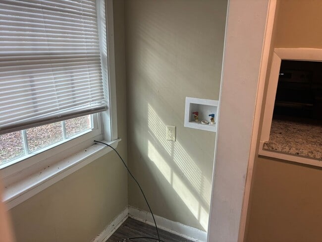 Building Photo - 1407B W Gentilly Rd.