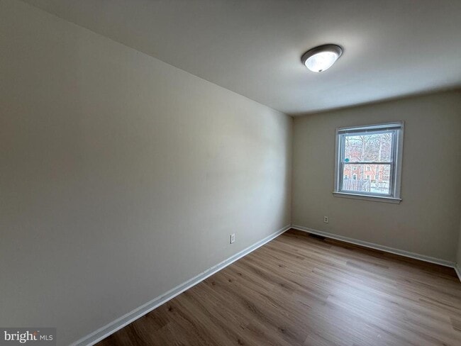 Building Photo - 405 Olde Greenwich Cir