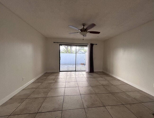 Building Photo - 4029 SW 68th Way