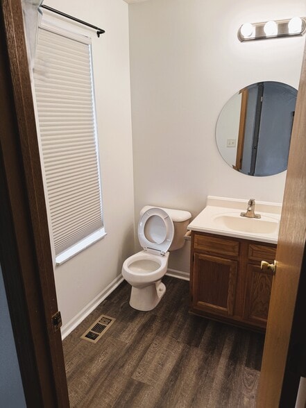 Half Bath - 3766 Dunlane Ct