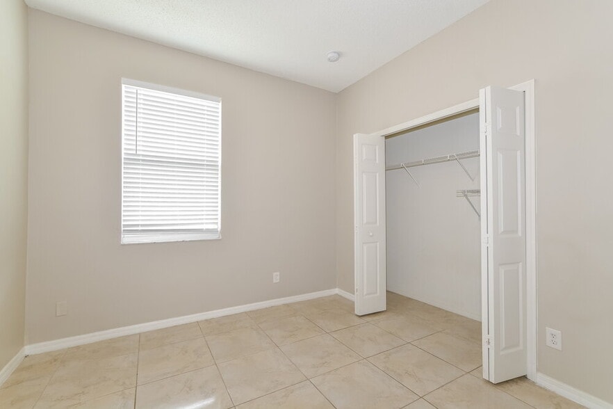 Building Photo - 2725 Eagle Glen Cir