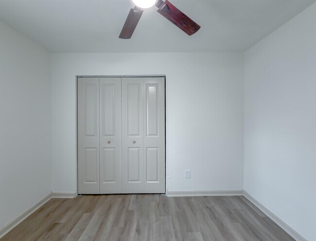 Building Photo - 2059 Little River Ln