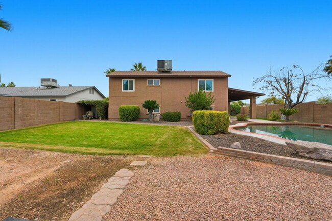 Building Photo - 1805 W Curry Dr