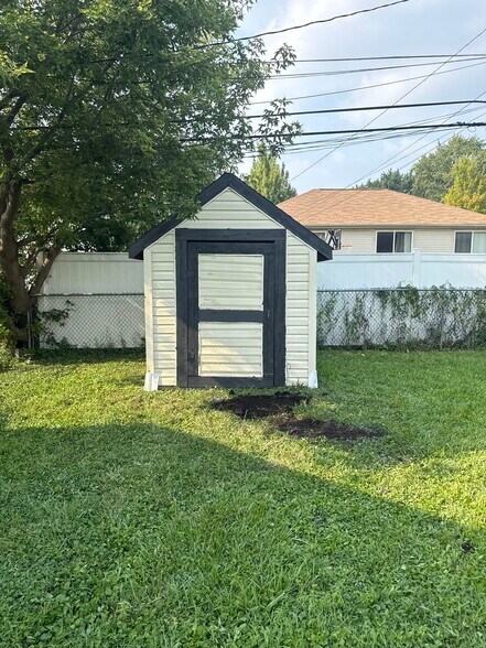 Building Photo - 8111 Timken Ave