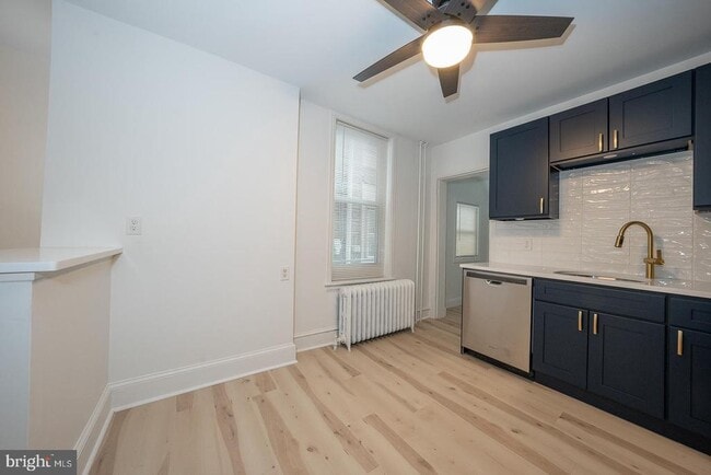 Building Photo - 34 W Durham St