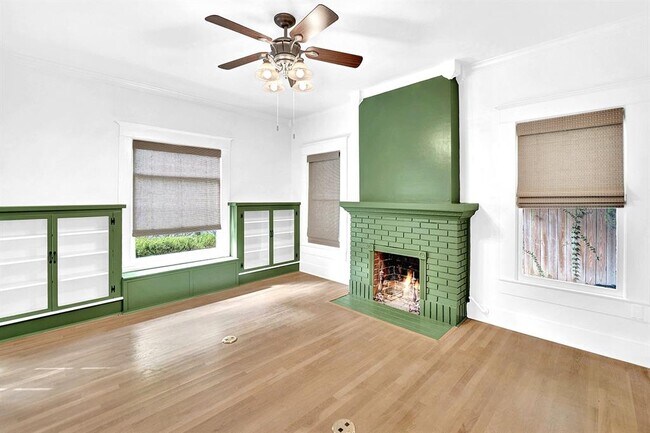 Building Photo - 608 W Hopkins St