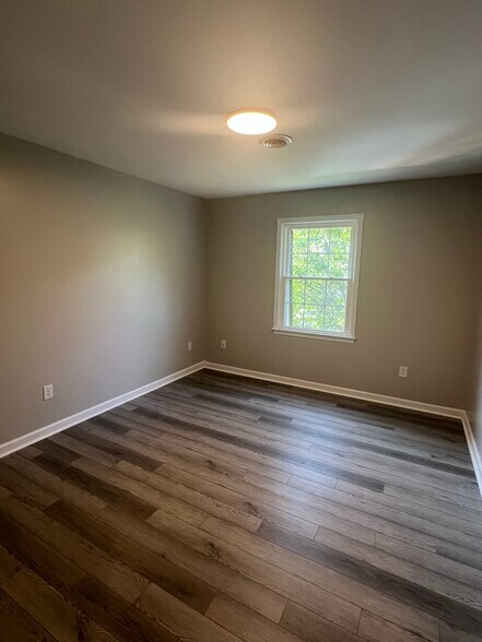 Building Photo - 3413 Stonehenge Sq