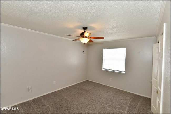 Building Photo - 5534 Oakbriar Cir