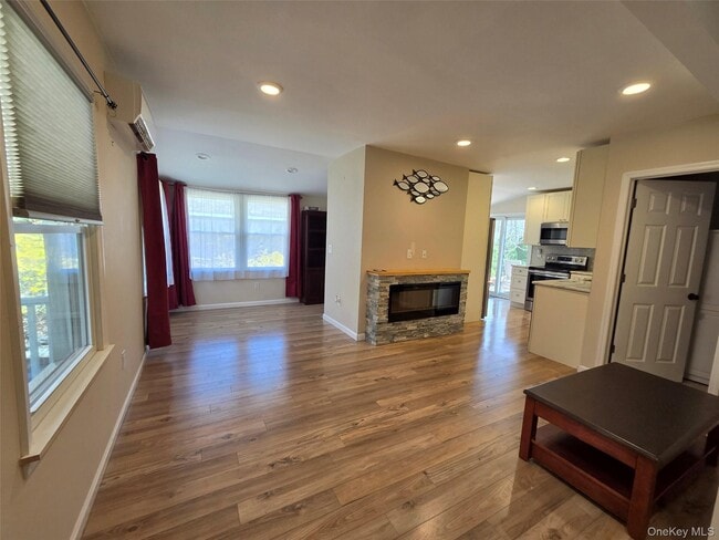 Building Photo - 36 Julie Ln