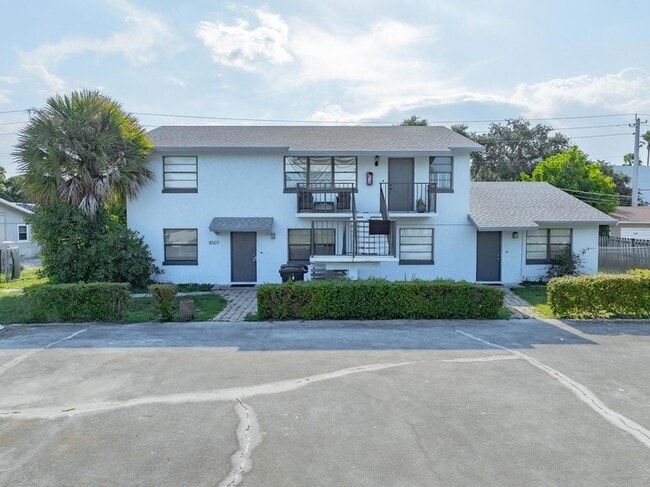 Building Photo - 8507 Sunset Dr