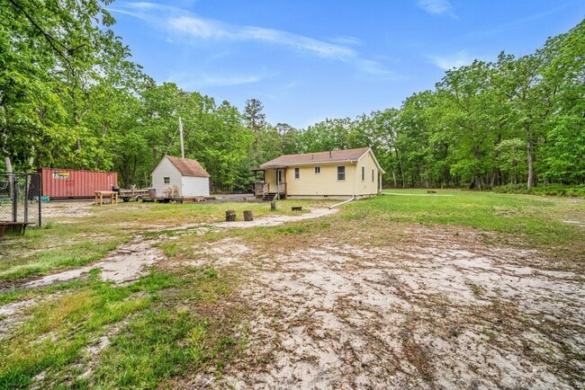 Building Photo - 623 W Shiller St