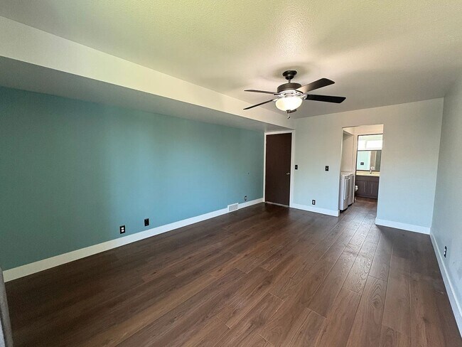 Building Photo - 2 Bedroom 2 Bath Condo in Salt Lake City!
