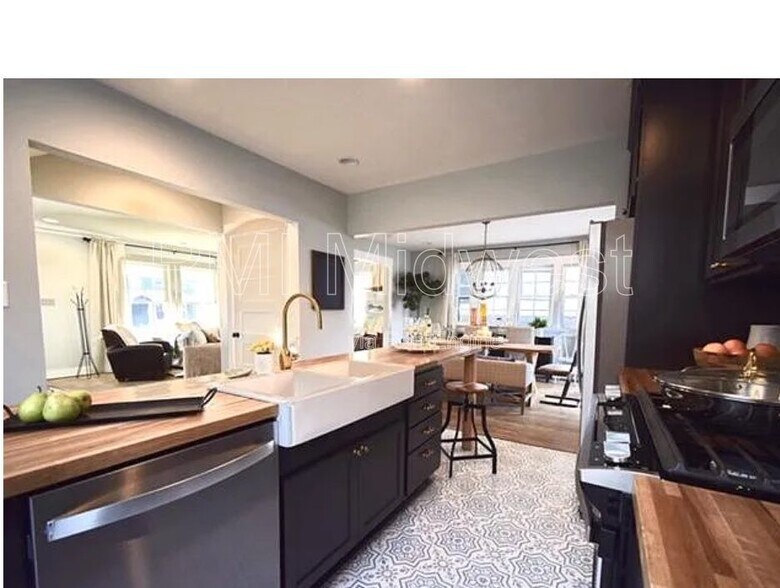 Building Photo - 1529 S East St