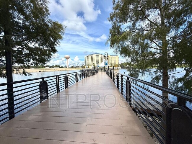 Building Photo - 122 Water Front Way