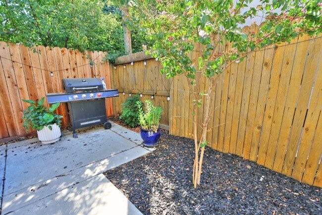 Building Photo - High Demand Park Place Home for Rent!