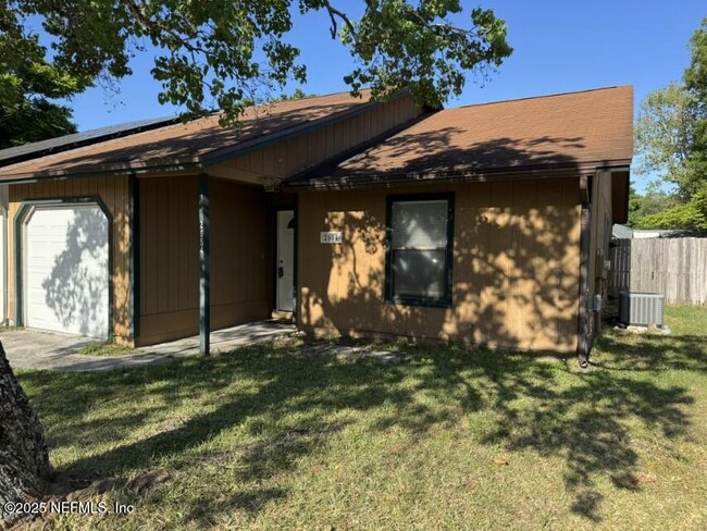 Building Photo - 2654 Hidden Village Dr