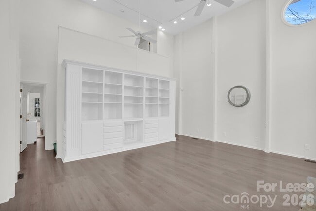 Building Photo - 408 Wilby Dr