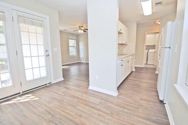 Building Photo - PRE-LEASING FOR 2025! 3 Bedroom, 2 Bath in...