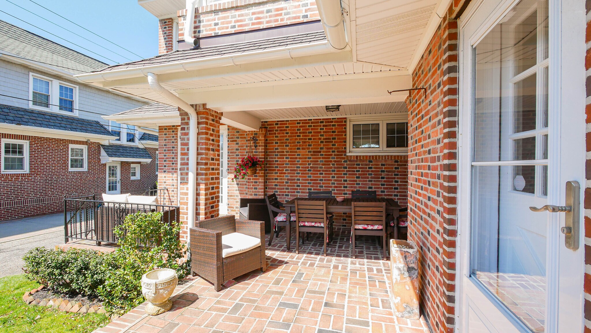 Building Photo - 6104 Ventnor Ave