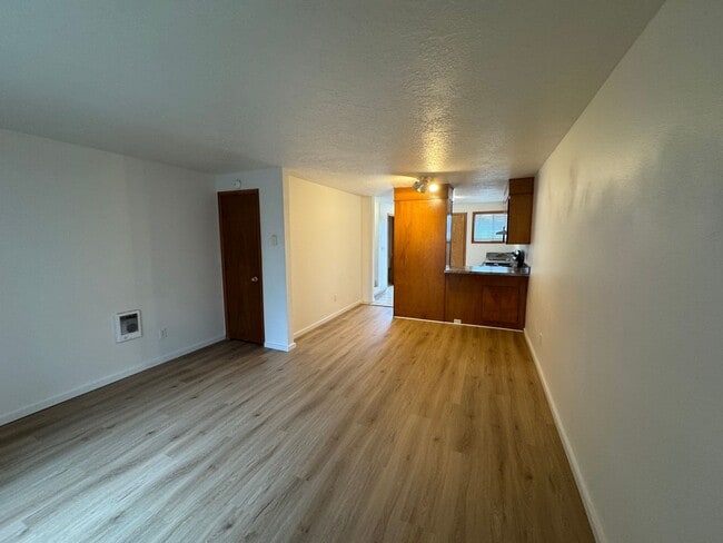 Building Photo - 928 SW 11th St