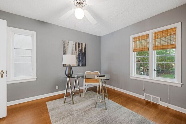 Building Photo - Sweet Warfleigh Home 3 Bedroom 2.5 bath Motivated To Rent!