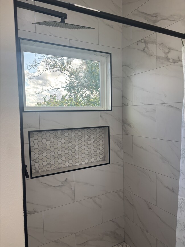 Building Photo - 3902 McKinley St