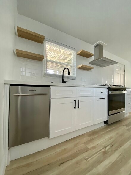 Building Photo - 2622 Lime Ave