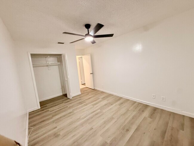Building Photo - 4115 NW 88th Ave