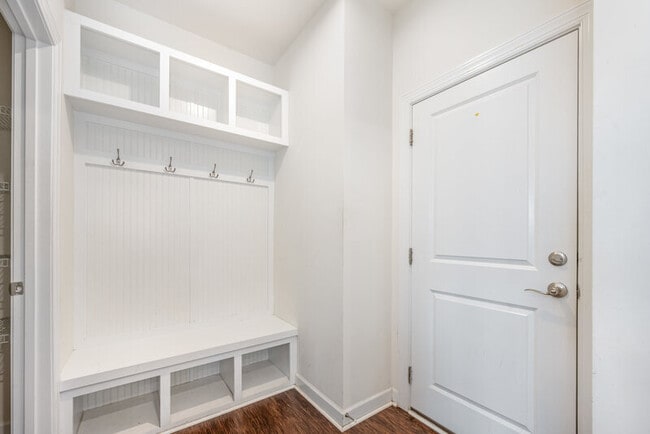 Building Photo - 8604 Caruthers Dr