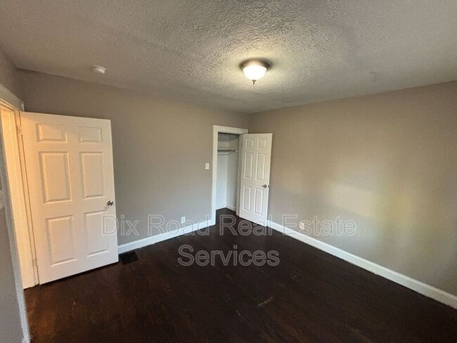 Building Photo - 4539 Mayhew Ave