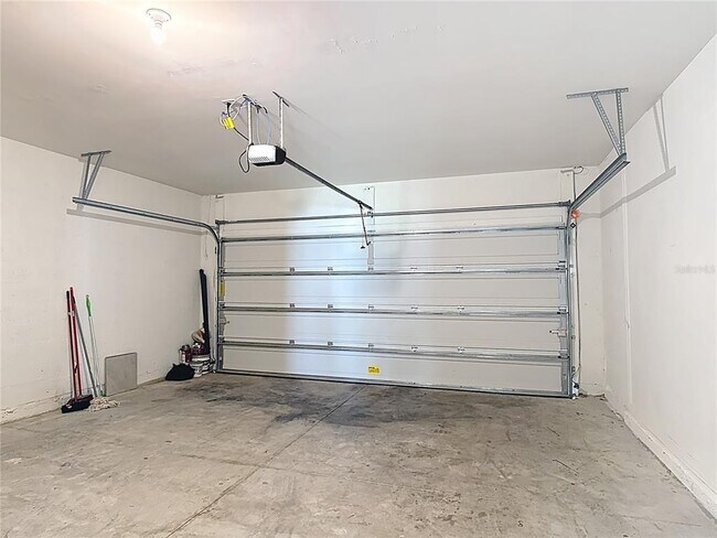 Building Photo - 1808 Post Oak Dr