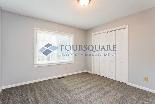 Building Photo - Charming 2-Bed / 2-Bath Duplex with Open Floor Plan & Shared Fenced Yard , Near I-40