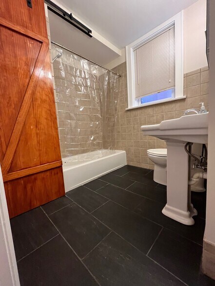 Bath - 4529 Flora Ave