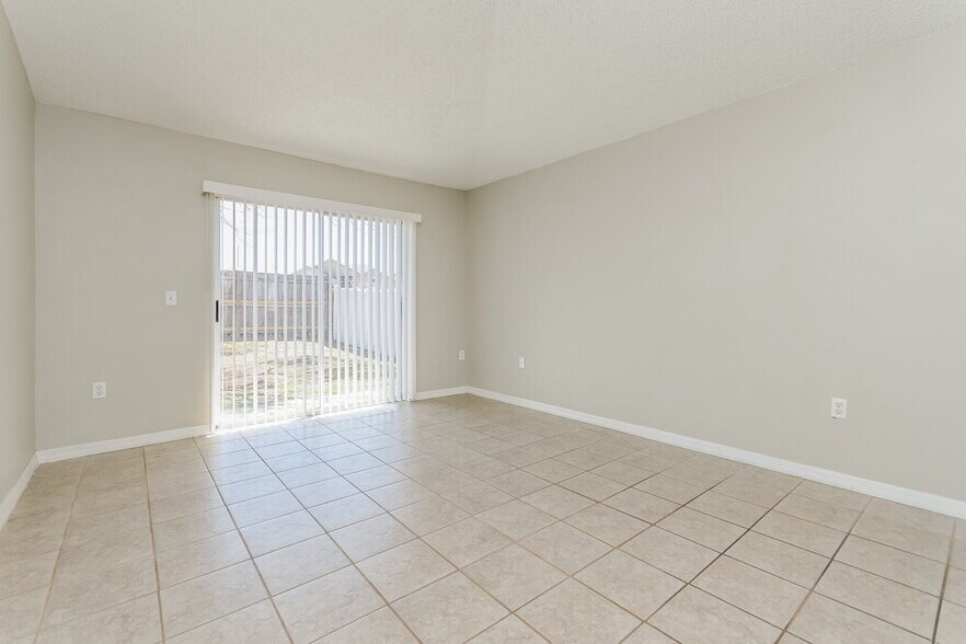 Building Photo - 15922 Wilkinson Dr