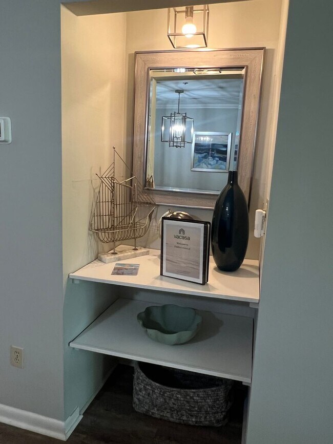 Building Photo - Walk to the Beach! Beautifully Remodeled/Furnished Fiddler's Cove