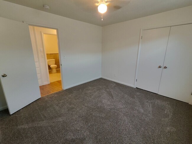 Building Photo - 6 W 1400 S