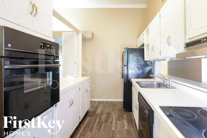 Building Photo - 3060 Blackwood Dr