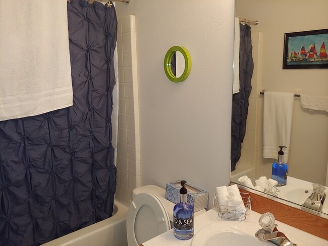 Building Photo - "Welcome to the fully furnished rancher wi...