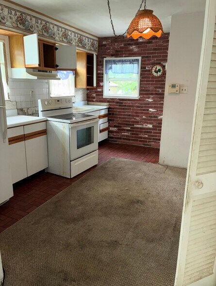 Building Photo - 505 Chaudet Ave