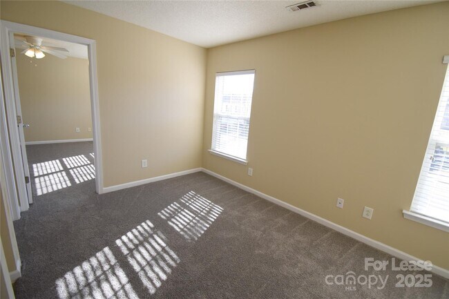 Building Photo - 7704 Aragorn Ln