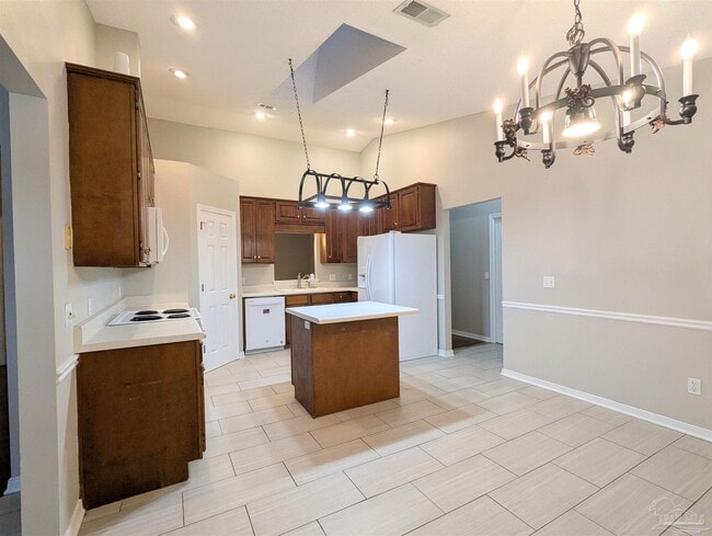 Building Photo - 1909 Southwind Cir