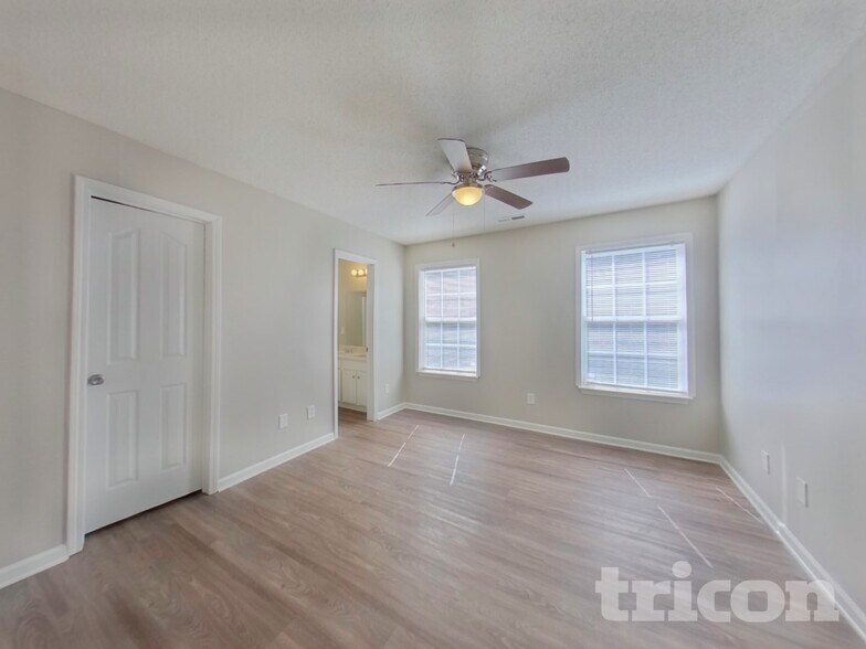 Building Photo - 12020 Brownestone View Dr